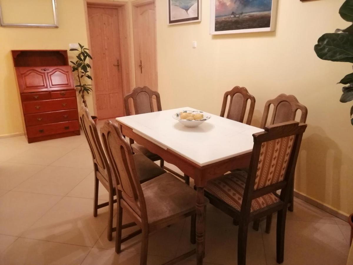 Vizaknai Apartmanhaz İstolni Belgrad Dış mekan fotoğraf