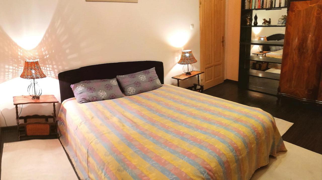 Vizaknai Apartmanhaz İstolni Belgrad Dış mekan fotoğraf