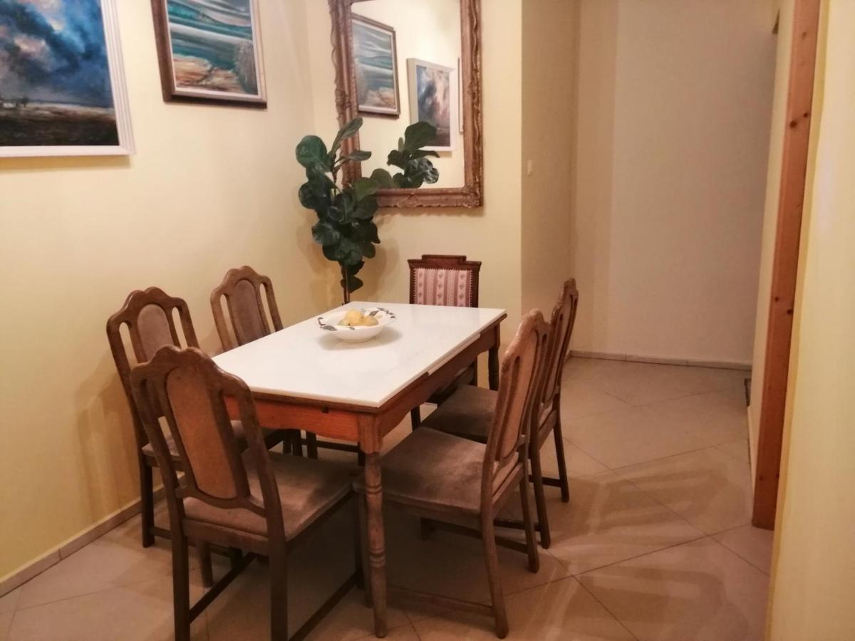 Vizaknai Apartmanhaz İstolni Belgrad Dış mekan fotoğraf